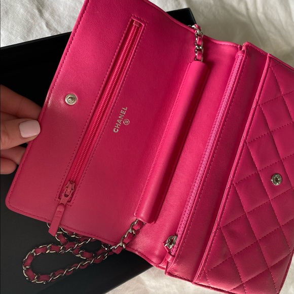 Chanel lamb wallet on chain fuchsia. - Picture 7 of 16